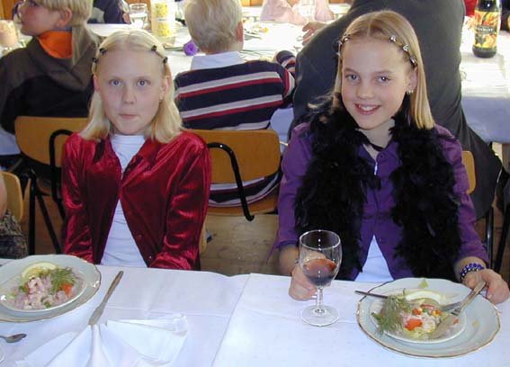 JessicaHenrika.JPG (41784 bytes)