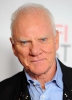 photo Malcolm McDowell (röst)
